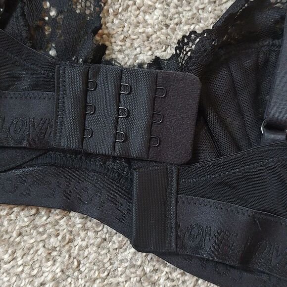 H&M Size 34D Women's Unpadded Underwire Black Lace Bra In Like New Condition - Picture 7 of 9